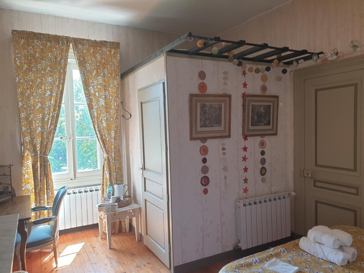 Chateau De Saint Bonnet Les Oules Екстер'єр фото